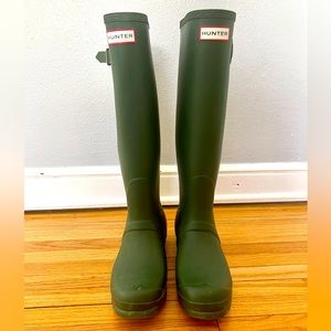 Hunter Rain Boots - Matte Green - Original Tall - Women’s 8M
